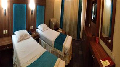اتاق دو تخته تویین هتل پارسیان شیراز